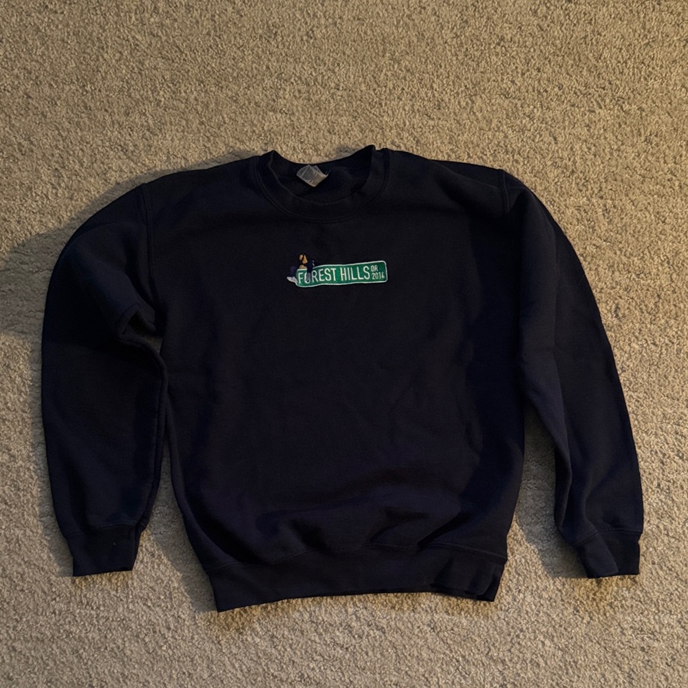 Gildan Men's Crewneck Sweater in Dark Blue